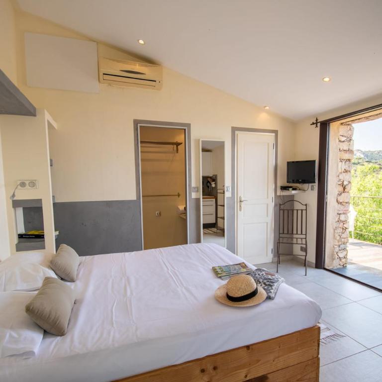 Maisonnette en plein maquis vue splendide à 5 min du centre et de la plage - Studio - 12