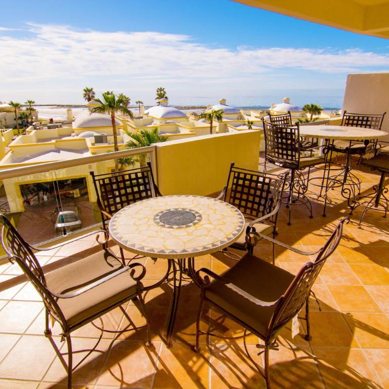 Las Palmas Resort - Deluxe Suite with Sea View - 2