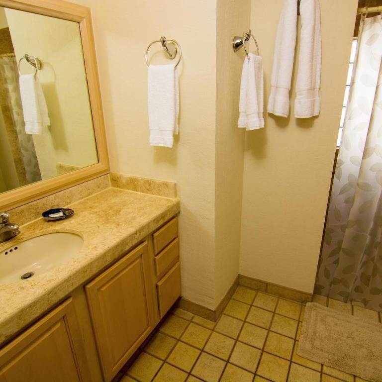 Las Palmas Resort - Deluxe Suite with Sea View - 5