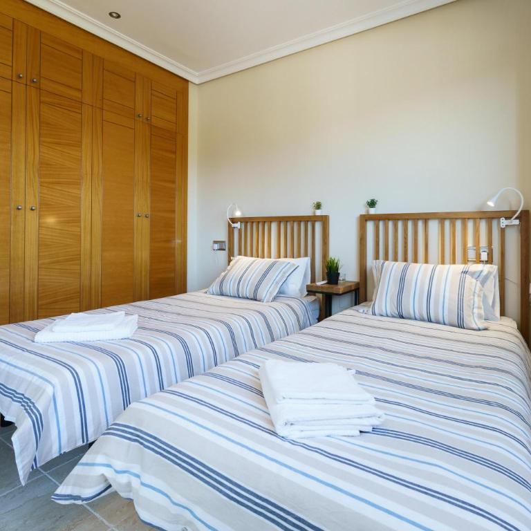 Sunset Seaview Corner With Pool - Happy Rentals - Apartamento Deluxe - 23