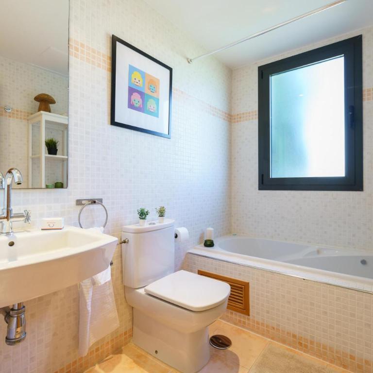 Sunset Seaview Corner With Pool - Happy Rentals - Apartamento Deluxe - 11