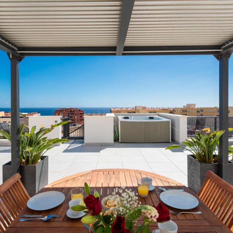 MEDANO4YOU Strelitzia Penthouse - Apartamento de 2 dormitorios con terraza y vistas al mar - 1