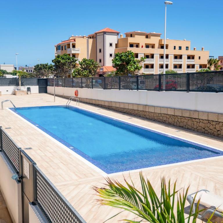 MEDANO4YOU Strelitzia Penthouse - Apartamento de 2 dormitorios con terraza y vistas al mar - 2