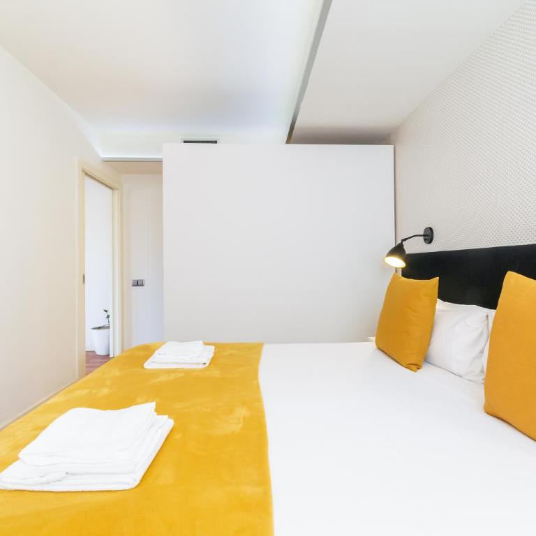 Unique Rentals - Placa Catalunya Central Apartments - Apartment - 13