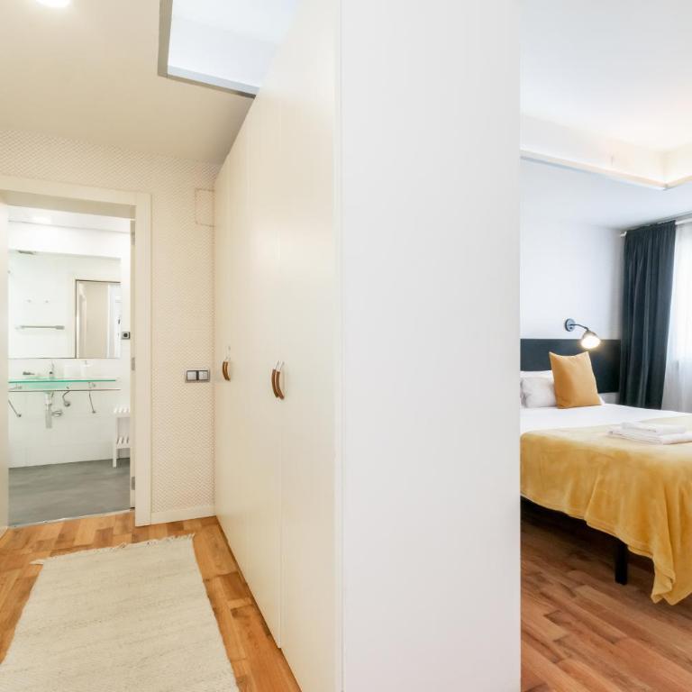 Unique Rentals - Placa Catalunya Central Apartments - Apartment - 14