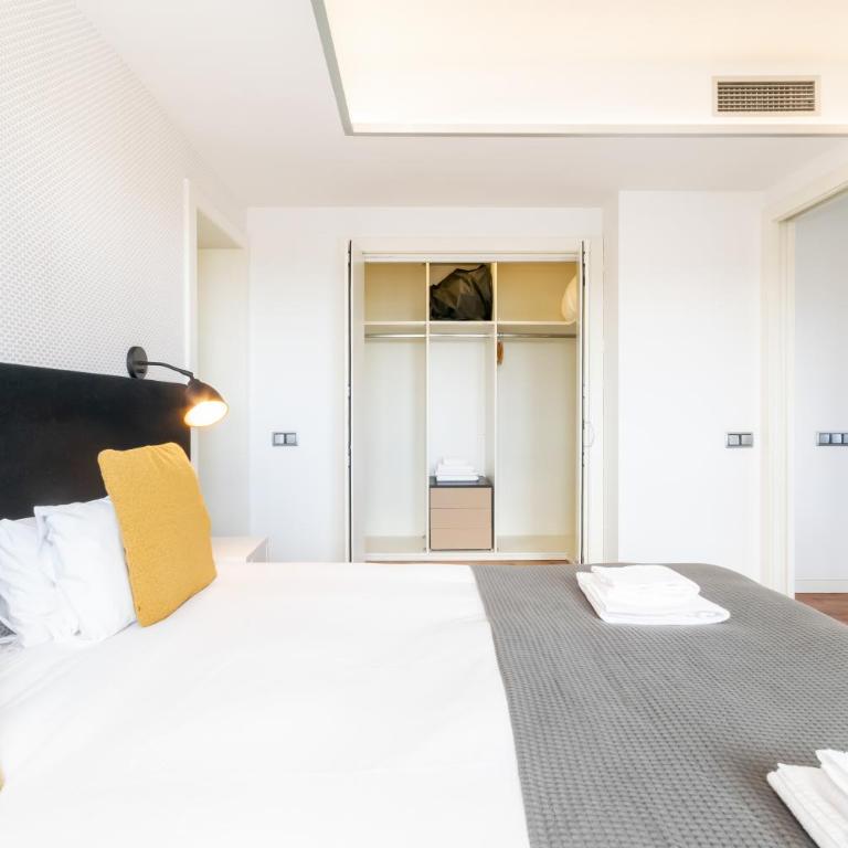 Unique Rentals - Placa Catalunya Central Apartments - Apartment - 15