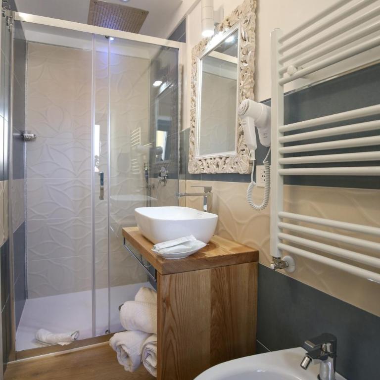 B&B Domos Mi & Ro - Camera Matrimoniale con Bagno Privato - 6