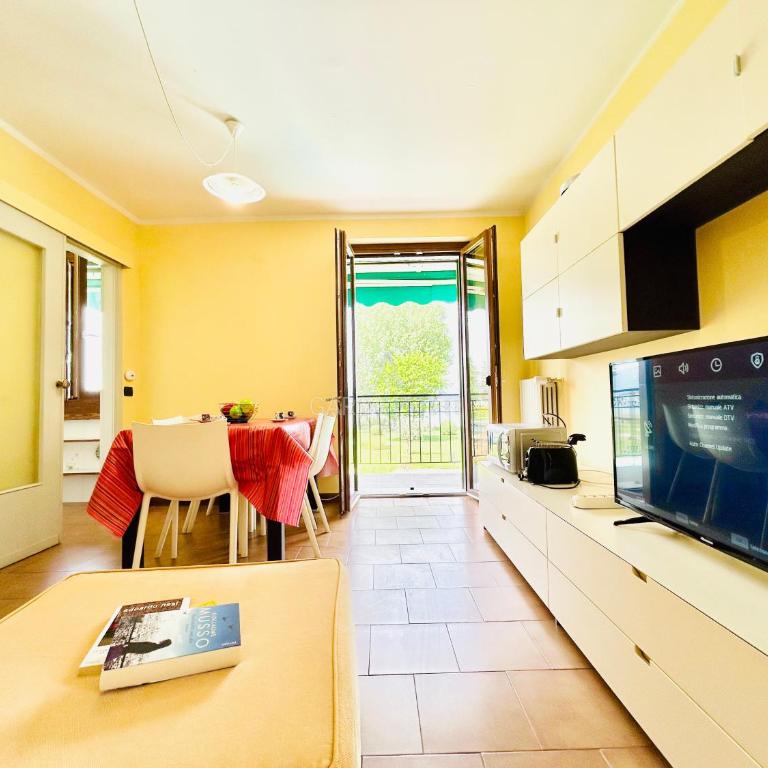 Little Venezia Apt - Relax in Piscina Fronte Lago - Appartamento con 2 Camere da Letto - 7