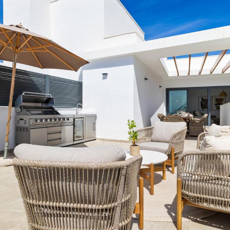 Penthouse Diamond - Private Pool, Terrace, Sea View, Gym & BBQ - Three-Bedroom Apartment with Private Pool - 40