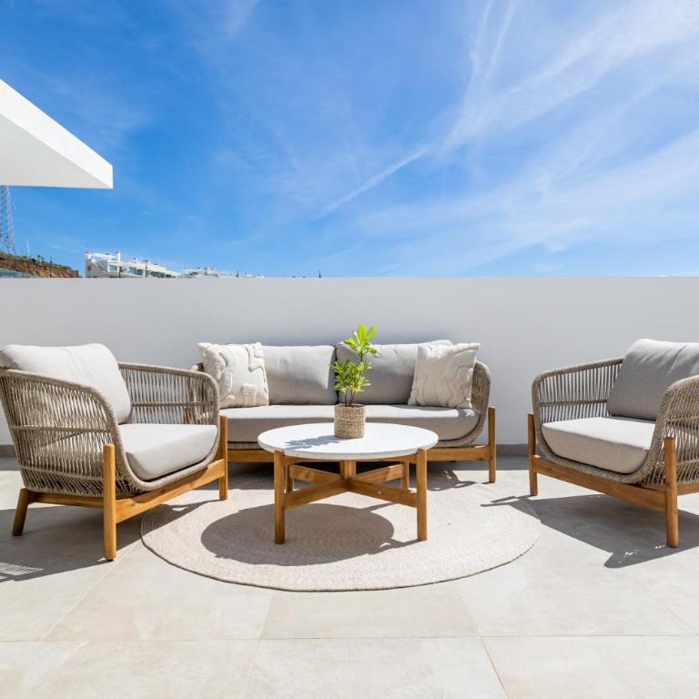 Penthouse Diamond - Private Pool, Terrace, Sea View, Gym & BBQ - Three-Bedroom Apartment with Private Pool - 2