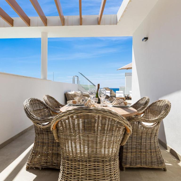 Penthouse Diamond - Private Pool, Terrace, Sea View, Gym & BBQ - Three-Bedroom Apartment with Private Pool - 3