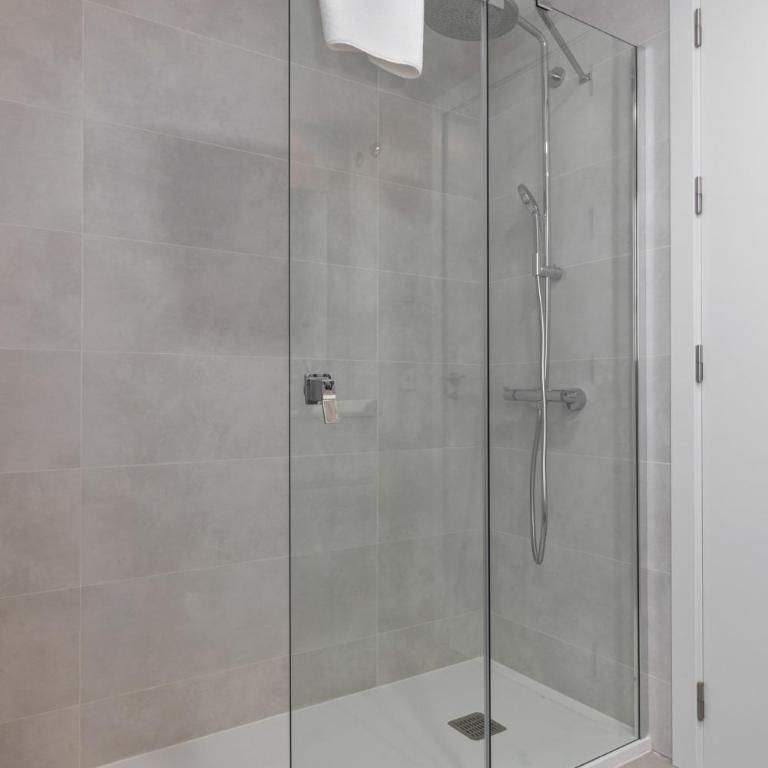 Penthouse Diamond - Private Pool, Terrace, Sea View, Gym & BBQ - Three-Bedroom Apartment with Private Pool - 36