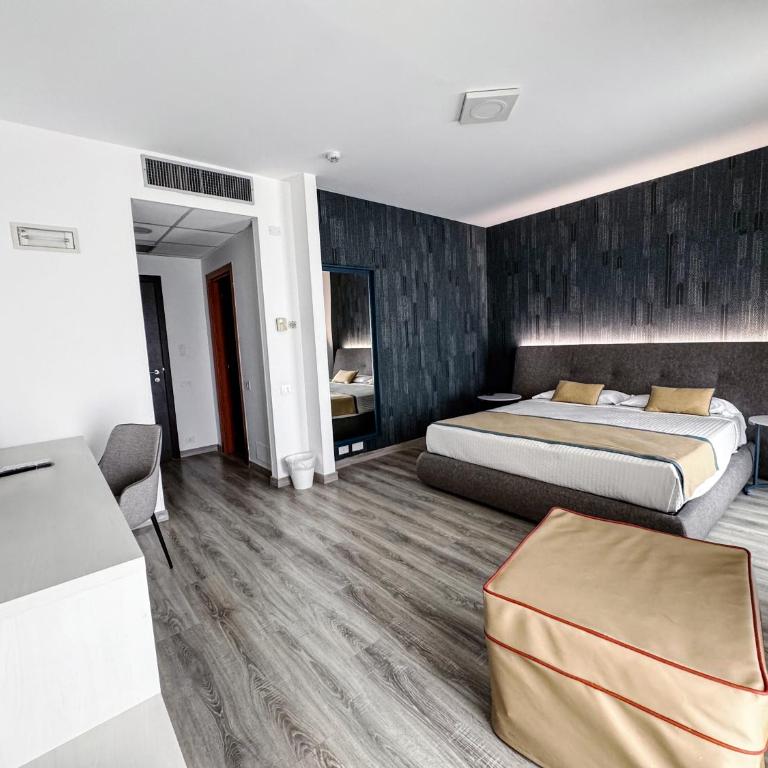 Mediterranea Hotel & Convention Center - Junior Suite - 2