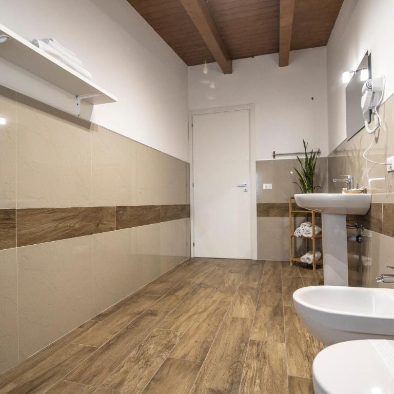 Quattro Canti - Camera Quadrupla con Bagno Privato Esterno - 14