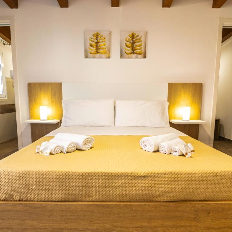 Quattro Canti - Camera Matrimoniale Deluxe con 1 Letto Supplementare - 3