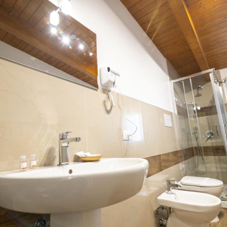Quattro Canti - Camera Quadrupla con Bagno Privato Esterno - 17
