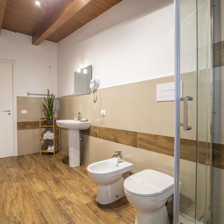 Quattro Canti - Camera Quadrupla con Bagno Privato Esterno - 18