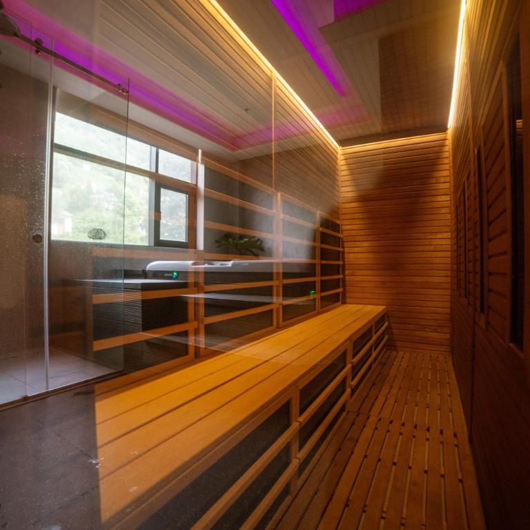 Hotel Imperial Conference & Spa - Romantic Getaway in Superior Double Room - 2
