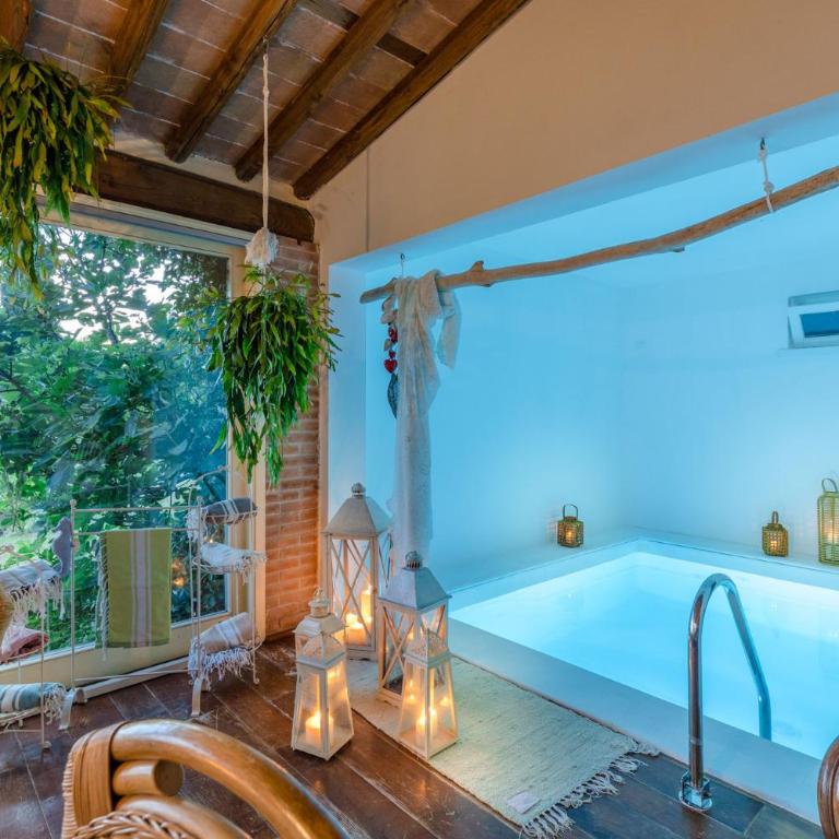 Villa Lorena, a Vintage Home with Indoor Pool - Villa Standard - 5