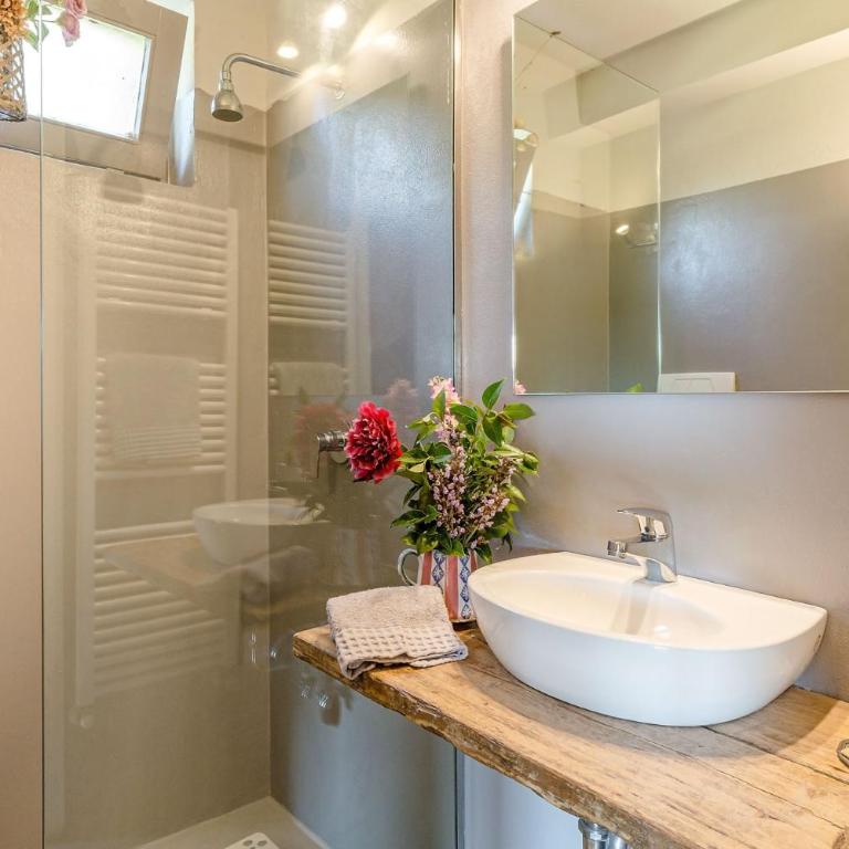 Villa Lorena, a Vintage Home with Indoor Pool - Villa Standard - 54