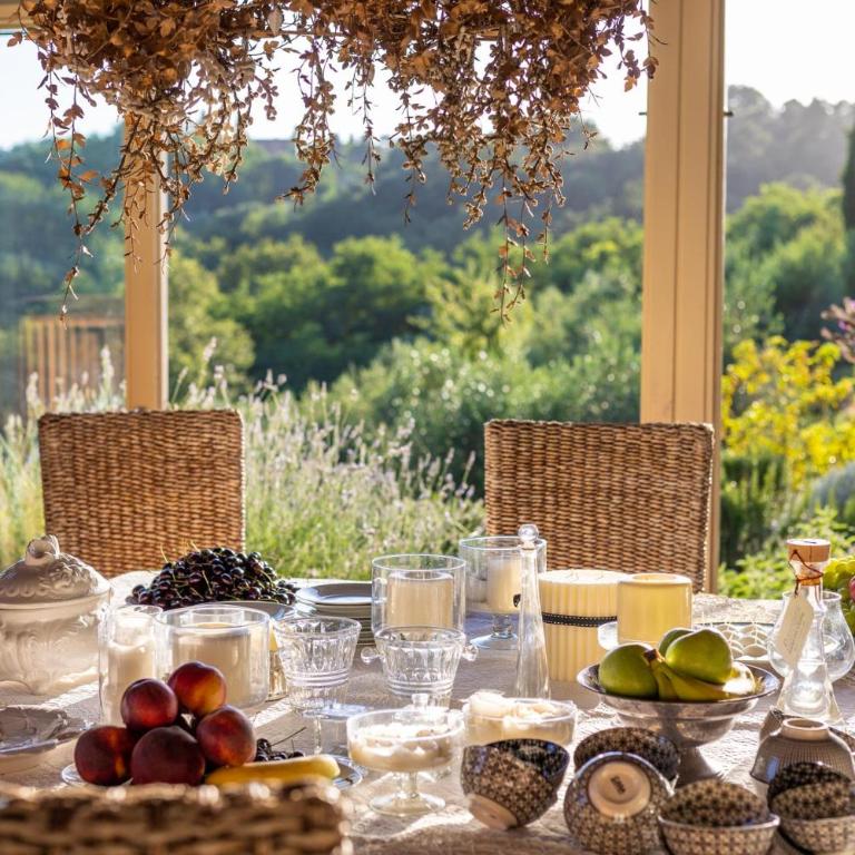 Villa Lorena, a Vintage Home with Indoor Pool - Villa Standard - 76