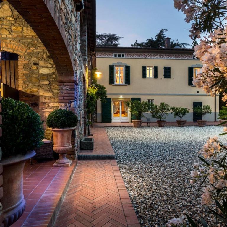 Villa Clara, Luxury 5 bedrooms Lakefront Farmhouse Villa with Private Pool on the Lucca Hills - Villa - 12
