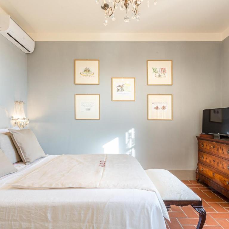 Villa Alberta, Panoramic 4 Bedrooms Farmhouse with Private Pool in Lucca close to Town Centre - Villa - 50