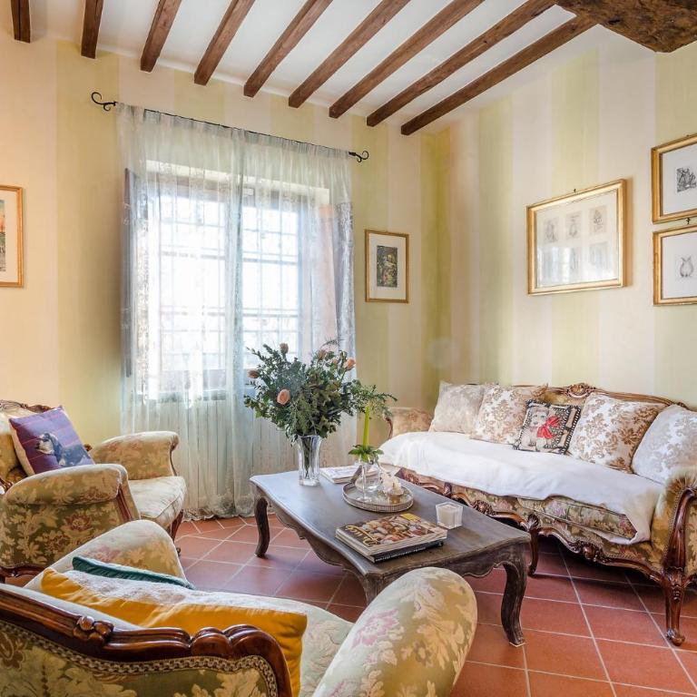 Villa Alberta, Panoramic 4 Bedrooms Farmhouse with Private Pool in Lucca close to Town Centre - Villa - 72