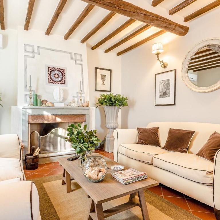 Villa Alberta, Panoramic 4 Bedrooms Farmhouse with Private Pool in Lucca close to Town Centre - Villa - 73