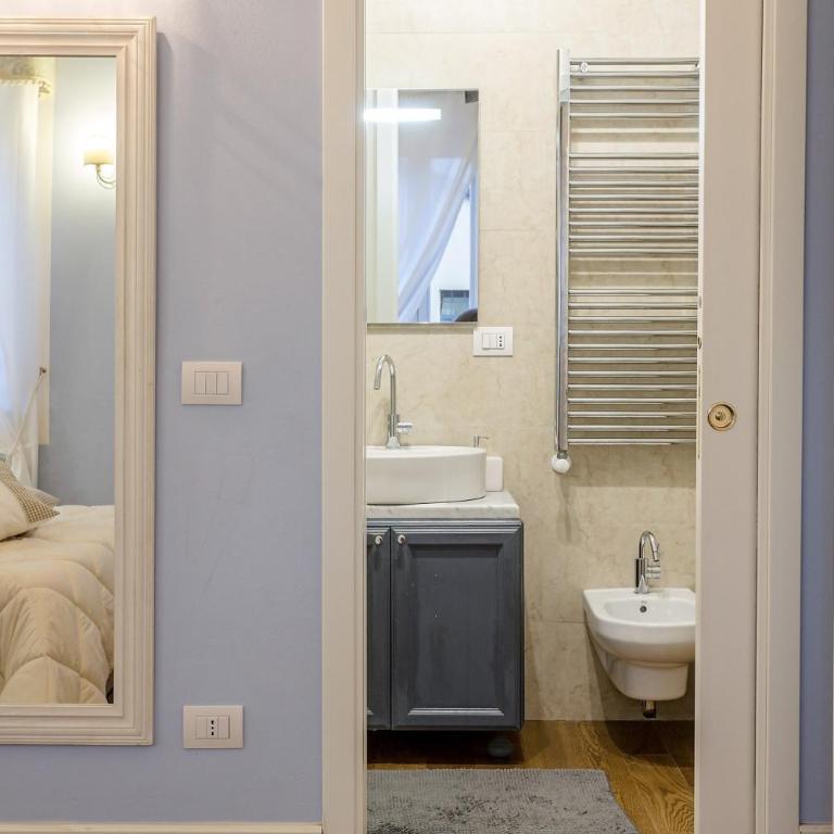 Casa Raffa, 2 Bedrooms 2 Bathrooms Romantic Apartment with Terrace and Parking in Lucca - Appartamento con 2 Camere da Letto - 24
