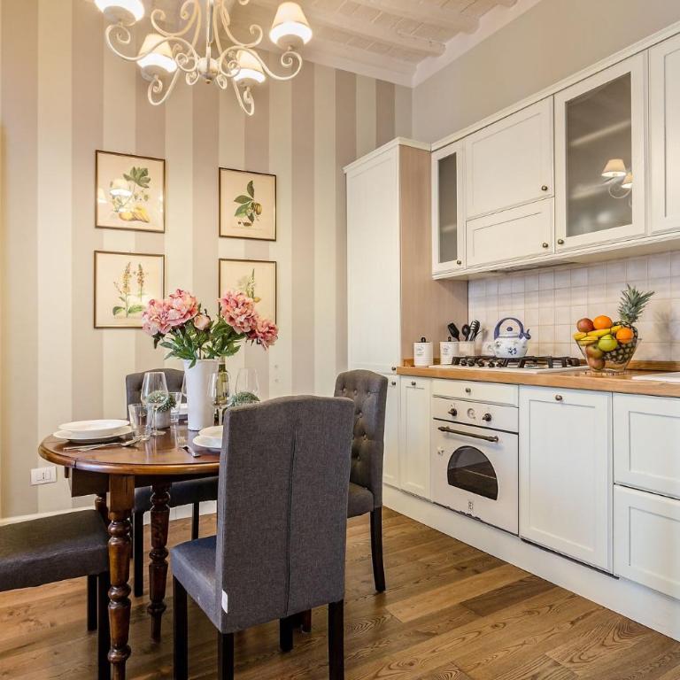 Casa Raffa, 2 Bedrooms 2 Bathrooms Romantic Apartment with Terrace and Parking in Lucca - Appartamento con 2 Camere da Letto - 30