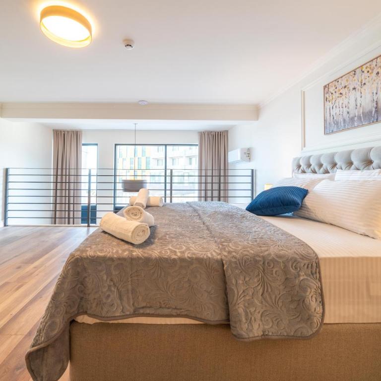 Invictus Hotel - Potkrovlje - 3