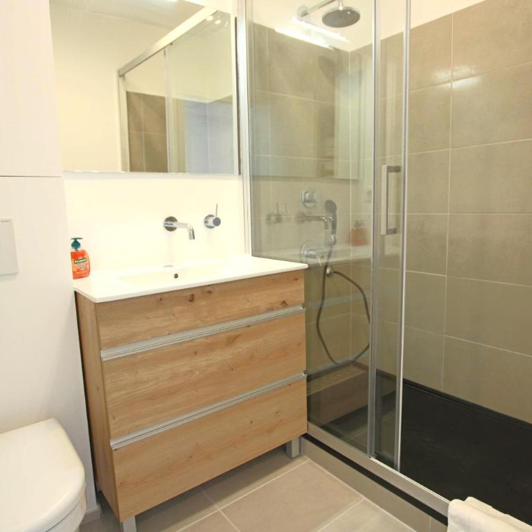 Appartement 70 m2 face à la mer, dernier étage, au bord des plages - Appartement 2 Chambres - 16