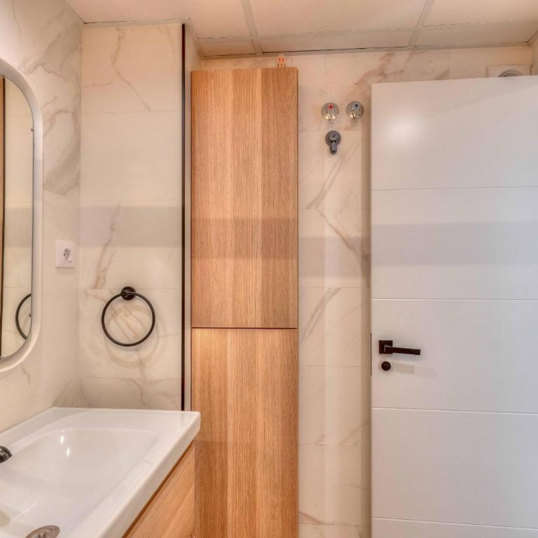 Apartamento Metropolitano II en Madrid - Two-Bedroom Apartment - 11
