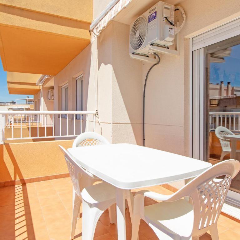 Global Vacacional, Apartamento con terraza de 70m y piscina en Canet de Berenguer - Apartamento con terraza - 12