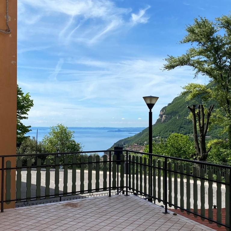 Ca' ai Tigli - Camera Matrimoniale con Vista Lago - 1