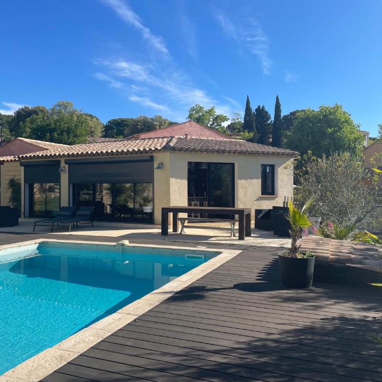 Détente à Lorgues avec piscine privée - Appartement - Vue sur Piscine - 3