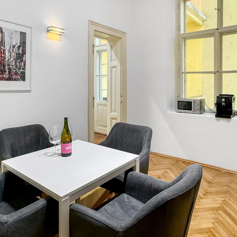 feworld - big living - city center Klagenfurt - Apartment mit 3 Schlafzimmern - 11