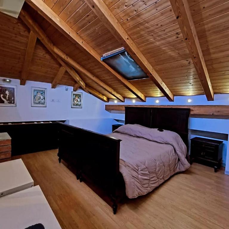 Loft House - Large Double Room - 24