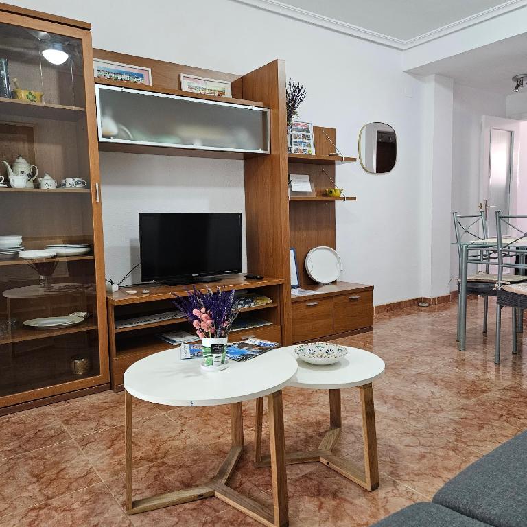Apartamento con piscina en una preciosa playa - Two-Bedroom Apartment - 13