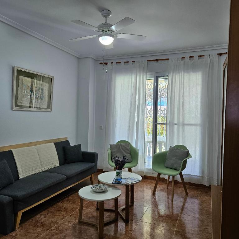 Apartamento con piscina en una preciosa playa - Two-Bedroom Apartment - 16