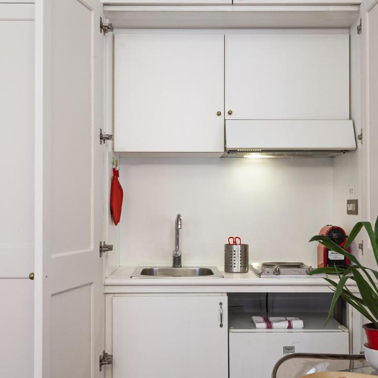 Elegant Studio in the City Center by Wonderful Italy - Apartment - 4
