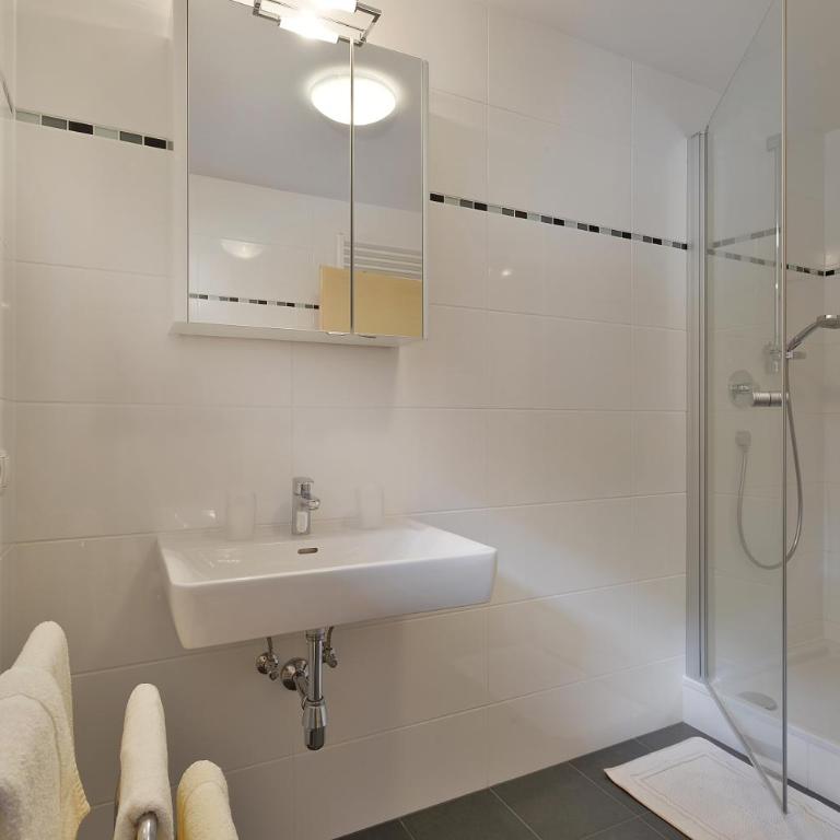 Ferienwohnungen Tiroler Haus - Apartment mit 3 Schlafzimmern mit Parkblick - 2