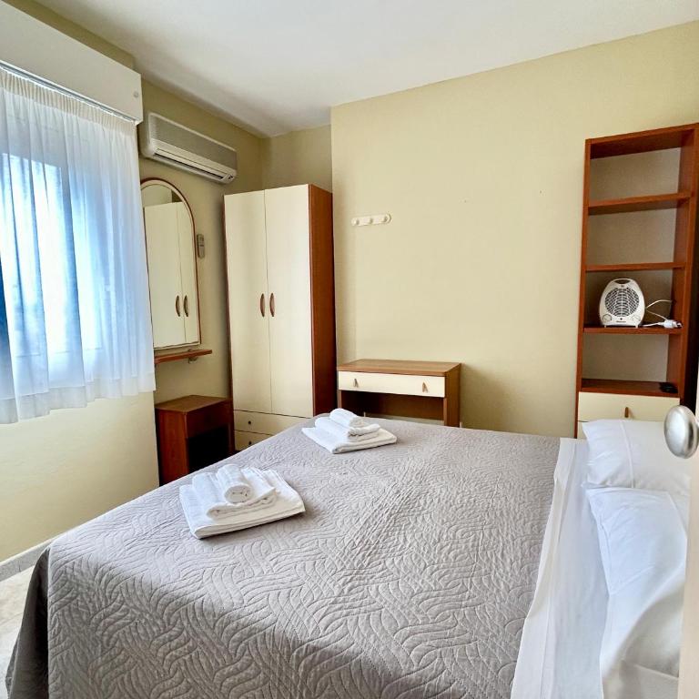 Hotel Pacific - Standard Double Room - 1