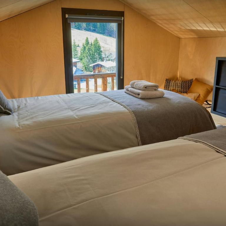 Chalet Sideflip - OVO Network - Chalet - 7