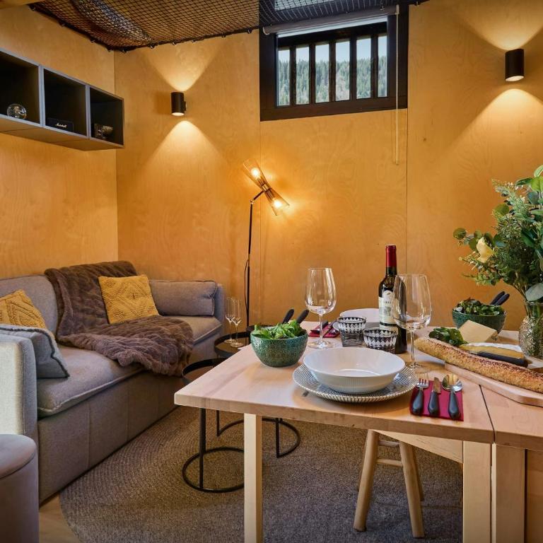 Chalet Sideflip - OVO Network - Chalet - 4