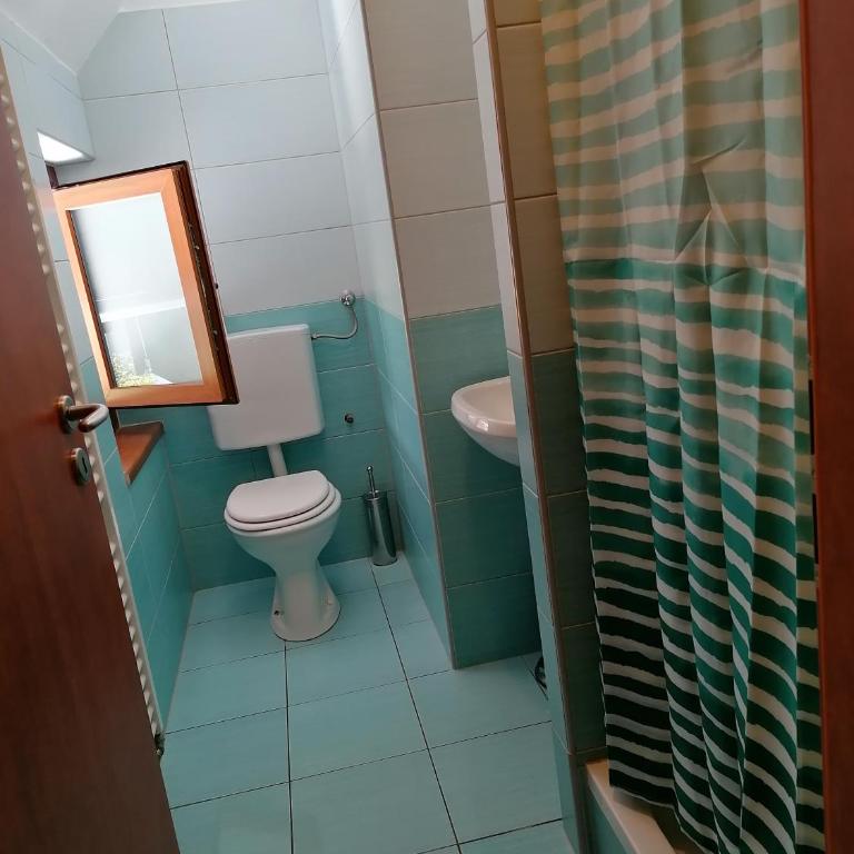 Adventure House - Camera Quadrupla con Bagno - 24