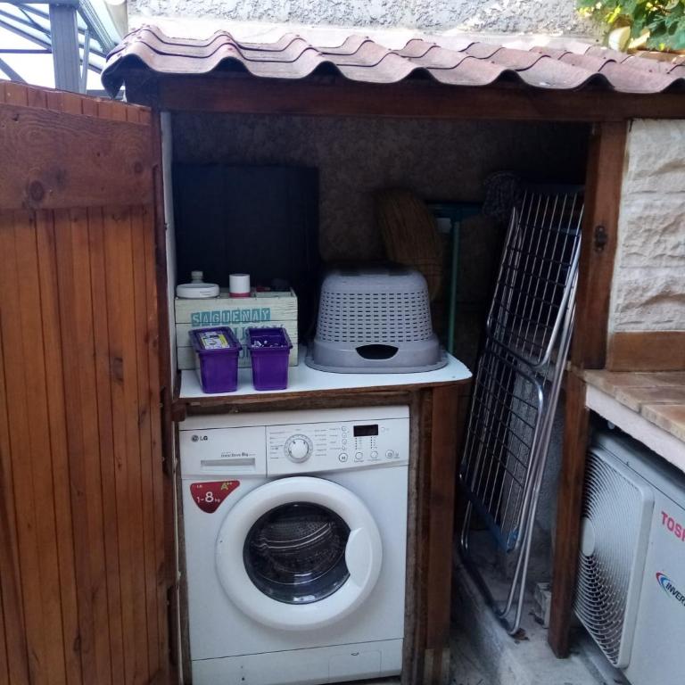 Charmant 2p au calme, jardin, piscine, vue panoramique et stationnement - Appartement 1 Chambre - 14