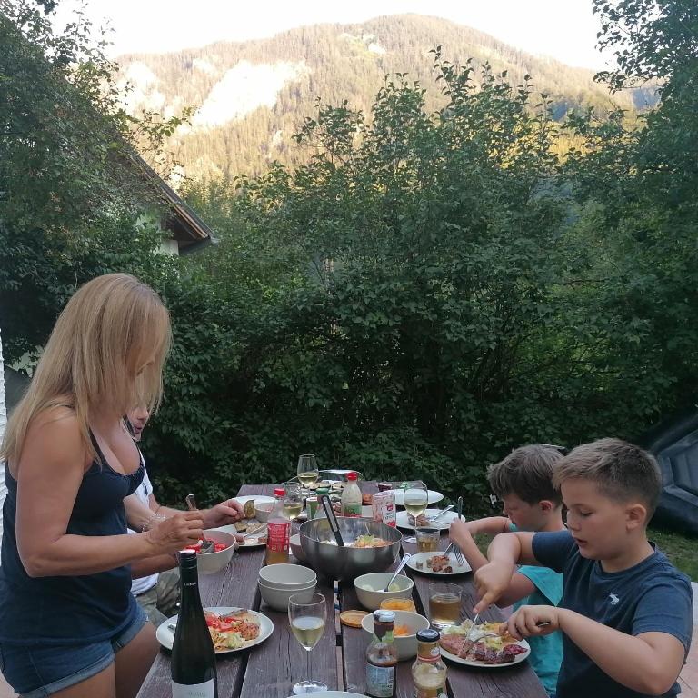 Adventure House - Camera Matrimoniale con Vista Giardino - 21
