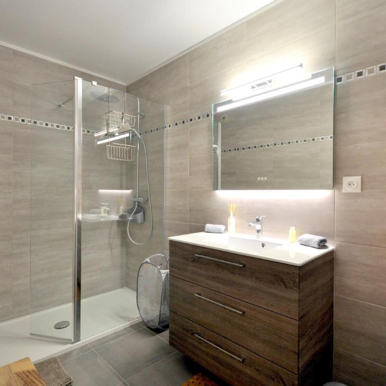Charmant 2 Pièces au calme - One-Bedroom Apartment - 12